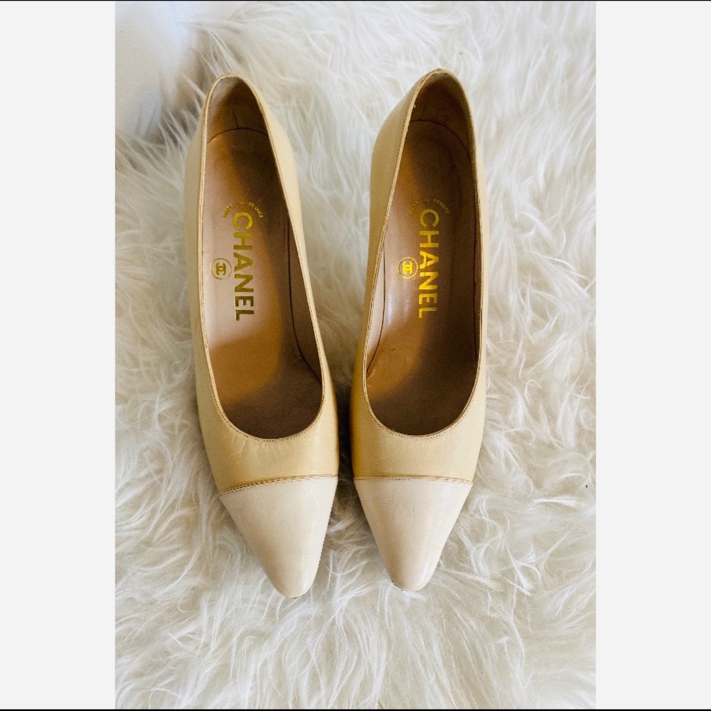 💎Authentic vintage Chanel heels size 7 💯